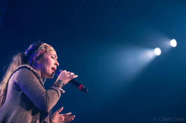 Lauren Daigle Declines Live Broadcast for Festival International&nbsp;Performance